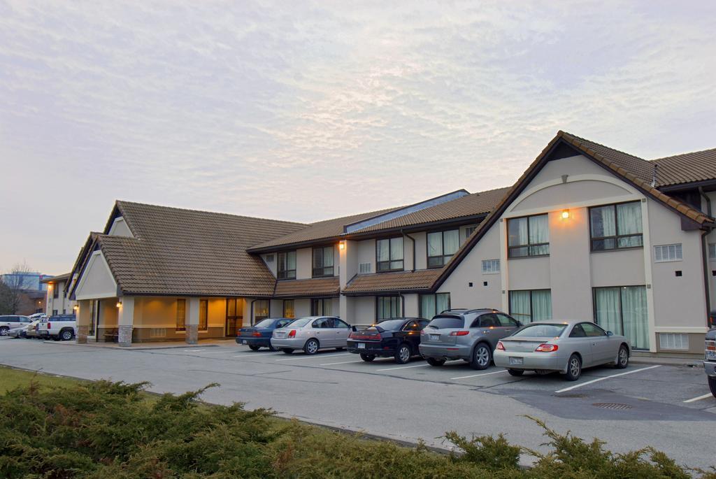 Spark By Hilton Toronto Markham Exterior photo