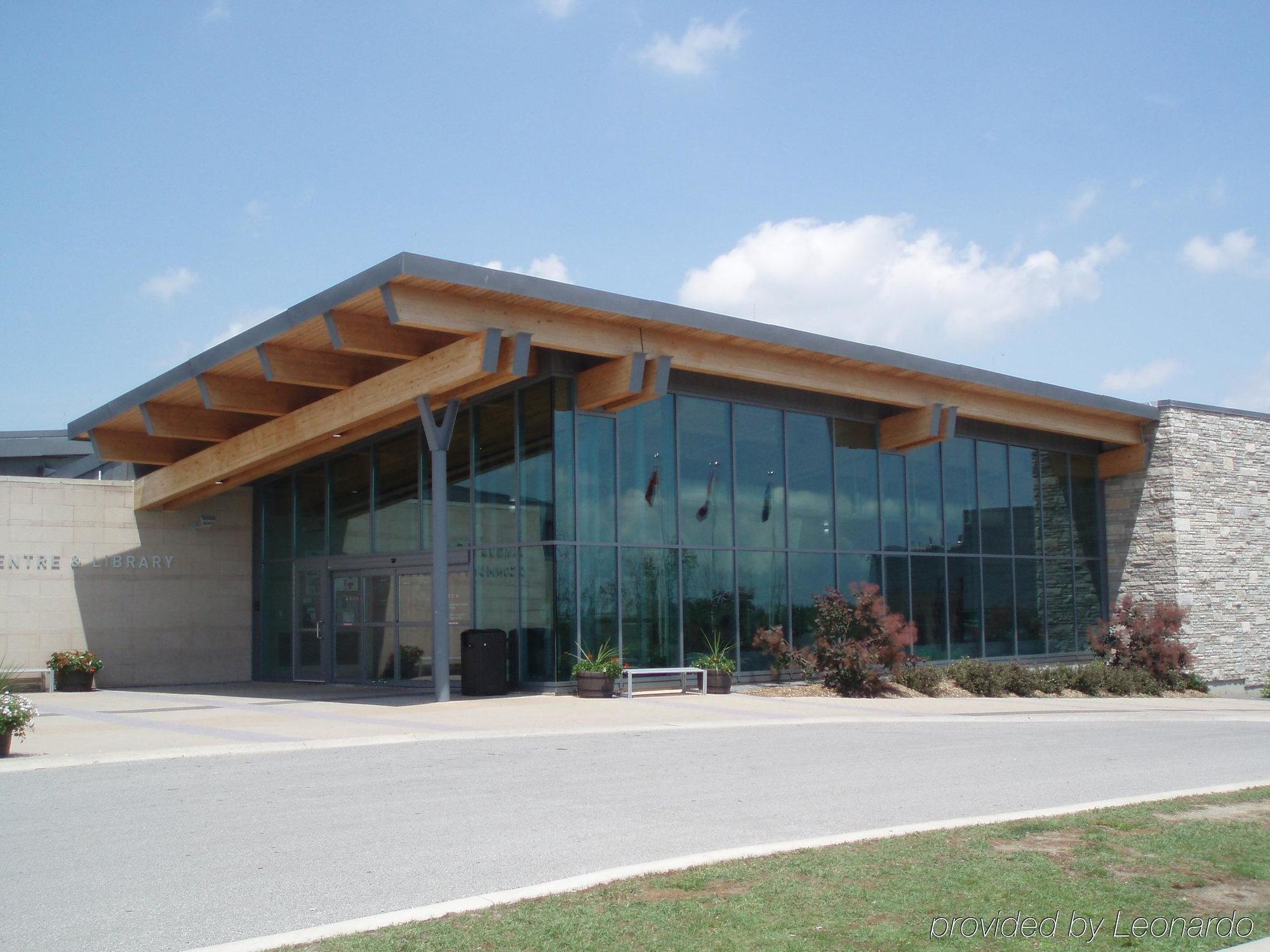 Spark By Hilton Toronto Markham Exterior photo